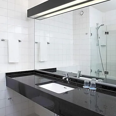 Nh Capelle Rotterdam 4*